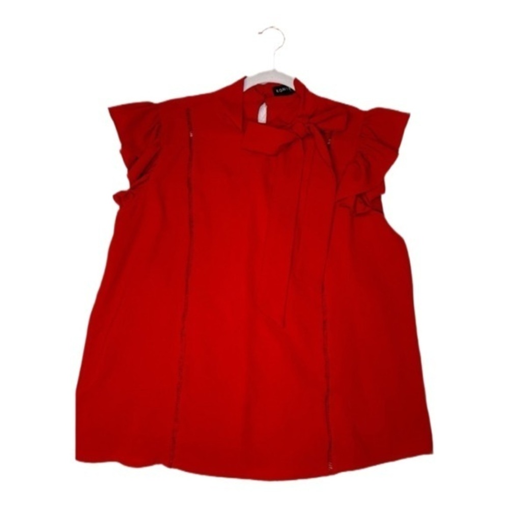 Control Flutter Blouse in size Large.